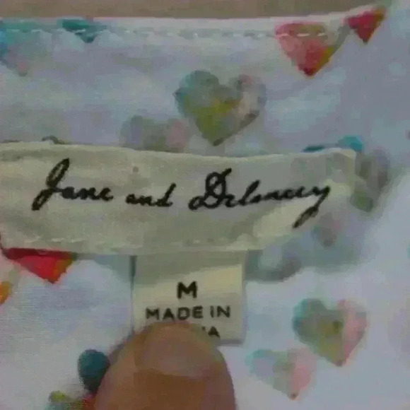 JANE & DELANCEY Flowy Ruffle Rainbow Heart Button Roll Tab Sleeve Blouse Women M - Picture 4 of 11